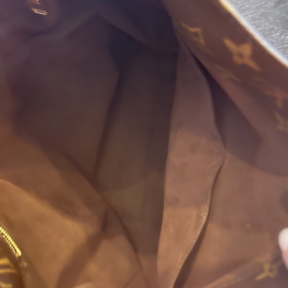 Louis Vuitton Classic Monogram Shoulder Bag - Picture 6 of 7